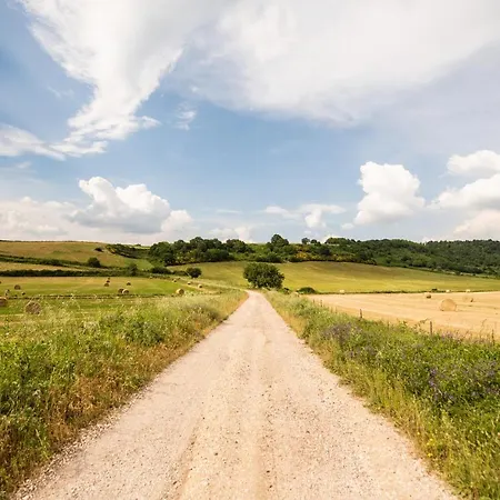 Di Mezzano Alloggio per agriturismo *